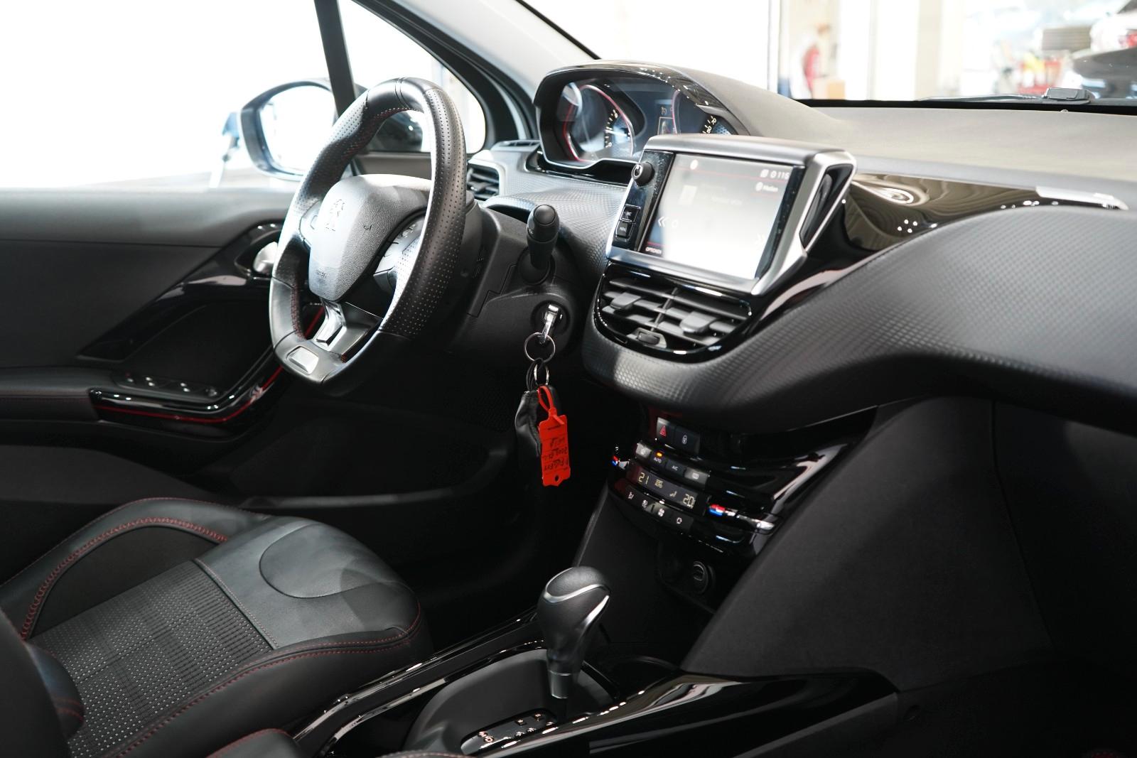 Peugeot 2008 Allure GT-LINE*Pano*Navi*Kam*18 Z.*Automat.