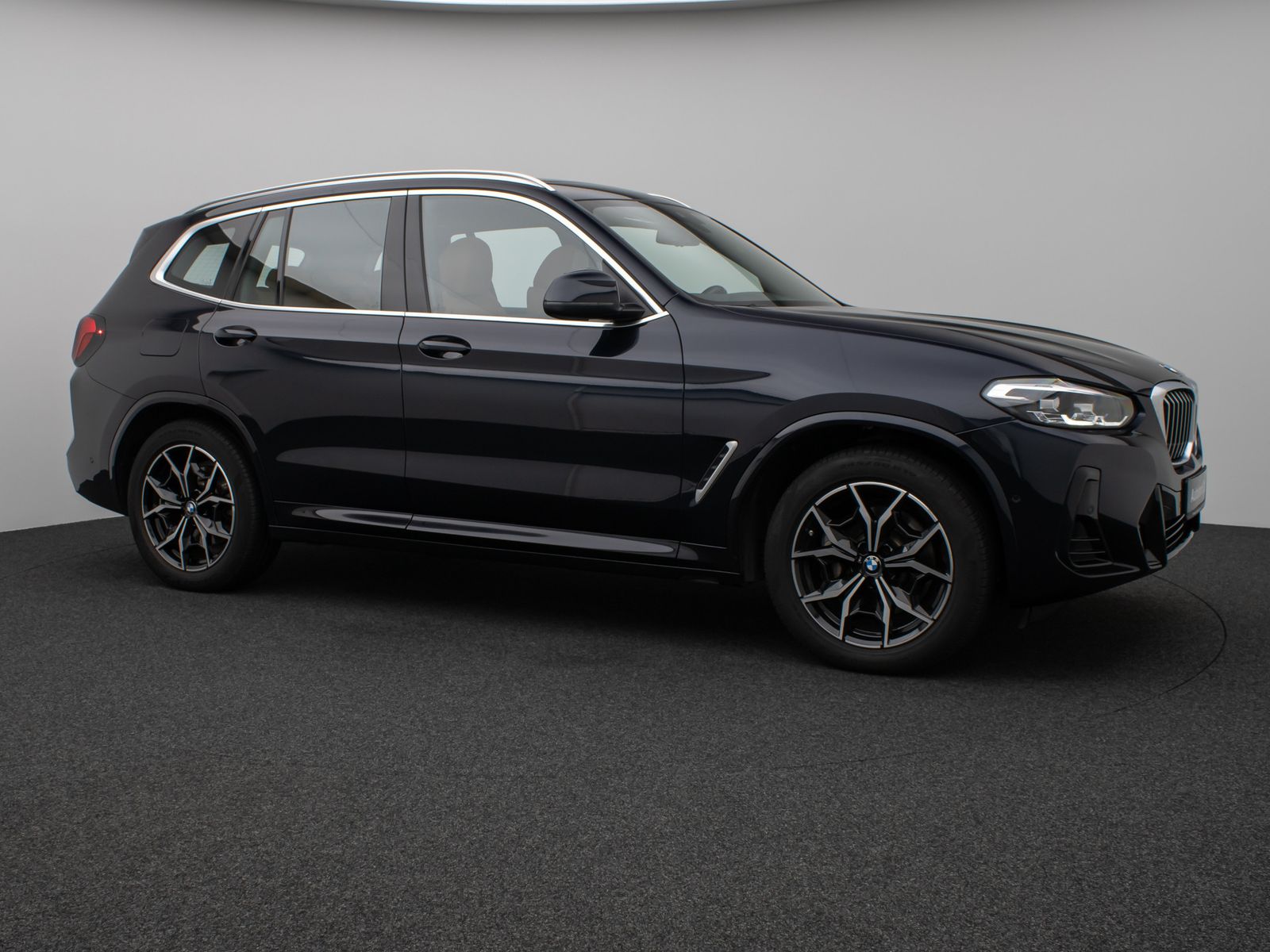 Fahrzeugabbildung BMW X3 xD30i M Sport Panorama Kamera DAB HiFi Alarm