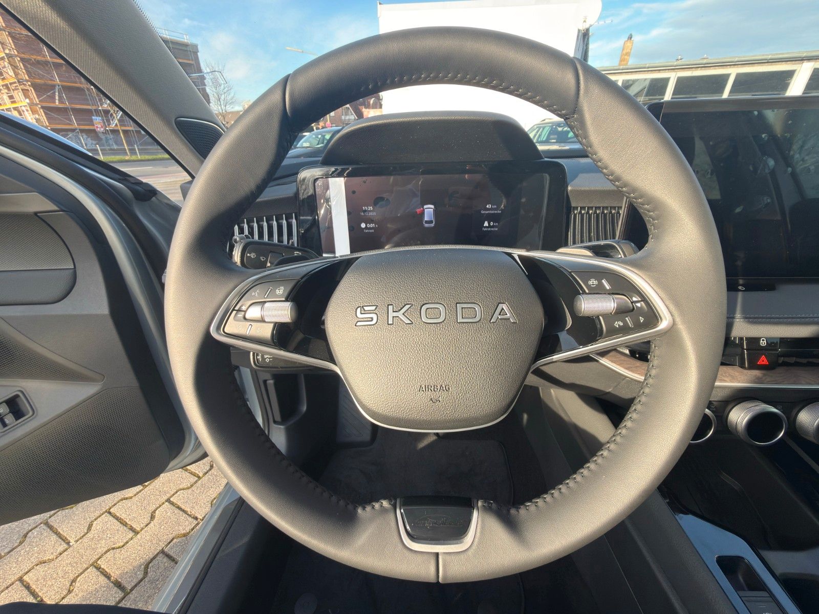 Fahrzeugabbildung SKODA Superb Combi 1.5 TSI iV 150 kW L&K