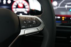 VW Golf 1.5 eTSI R-Line Black Style | Pano | HuD VW Golf 1.5 eTSI R-Line Black Style | Pano | HuD