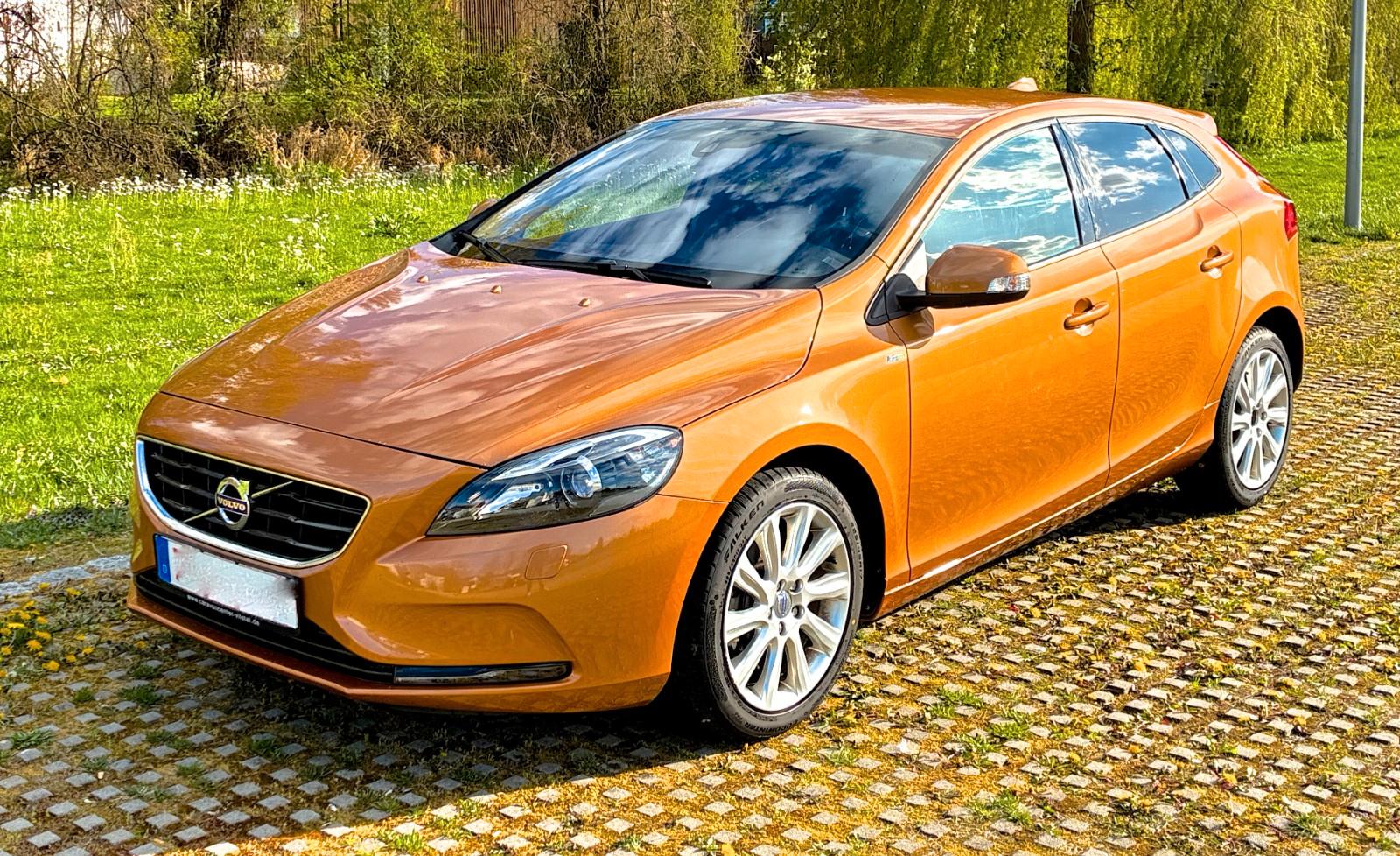 Volvo V40 D4 orig. 34000km 5-Zyl.Diesel NEUZUSTAND