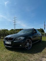 BMW E90 330xi - BMW 330: Xi