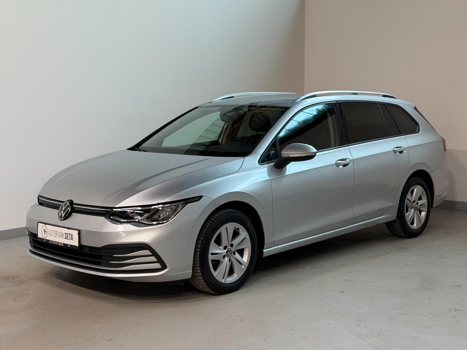 Volkswagen Golf VIII 2.0TDI DSG Var Life ACC*LANE*KAM*NAV