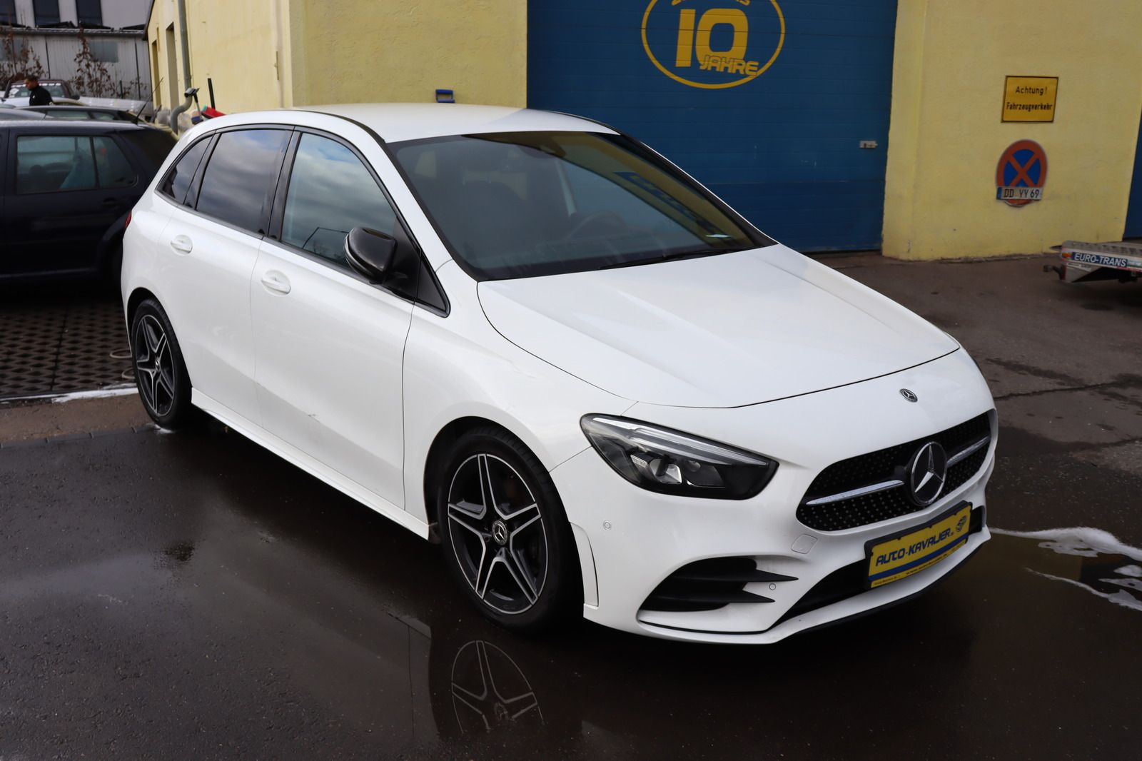 Fahrzeugabbildung Mercedes-Benz B 200 AMG Line * Navigation * Alcantara