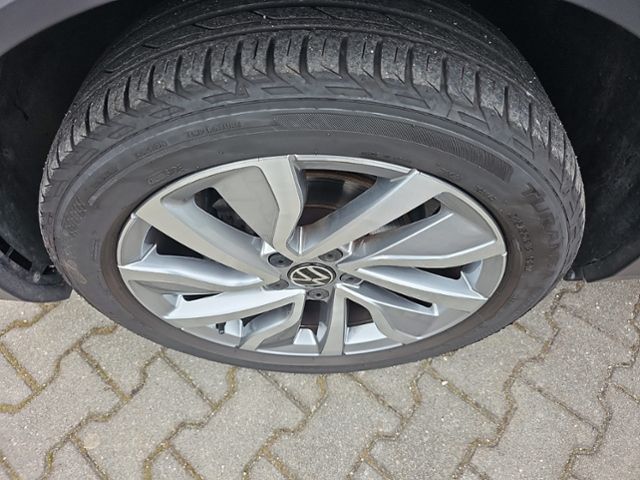 Fahrzeugabbildung Volkswagen T-Roc 1,5 TSI DSG MOVE AHK NAVI IQ DRIVE KAMERA