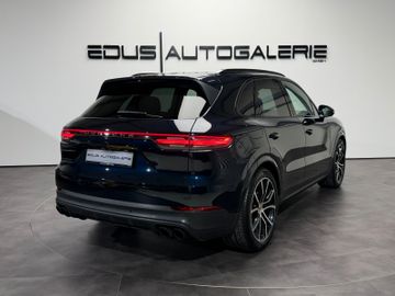 Porsche Cayenne - 8