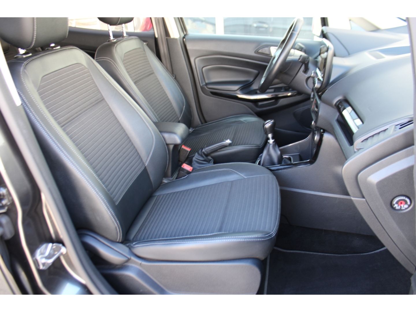 Fahrzeugabbildung Ford EcoSport Titanium WiPa RFK Tempomat  Android Aut