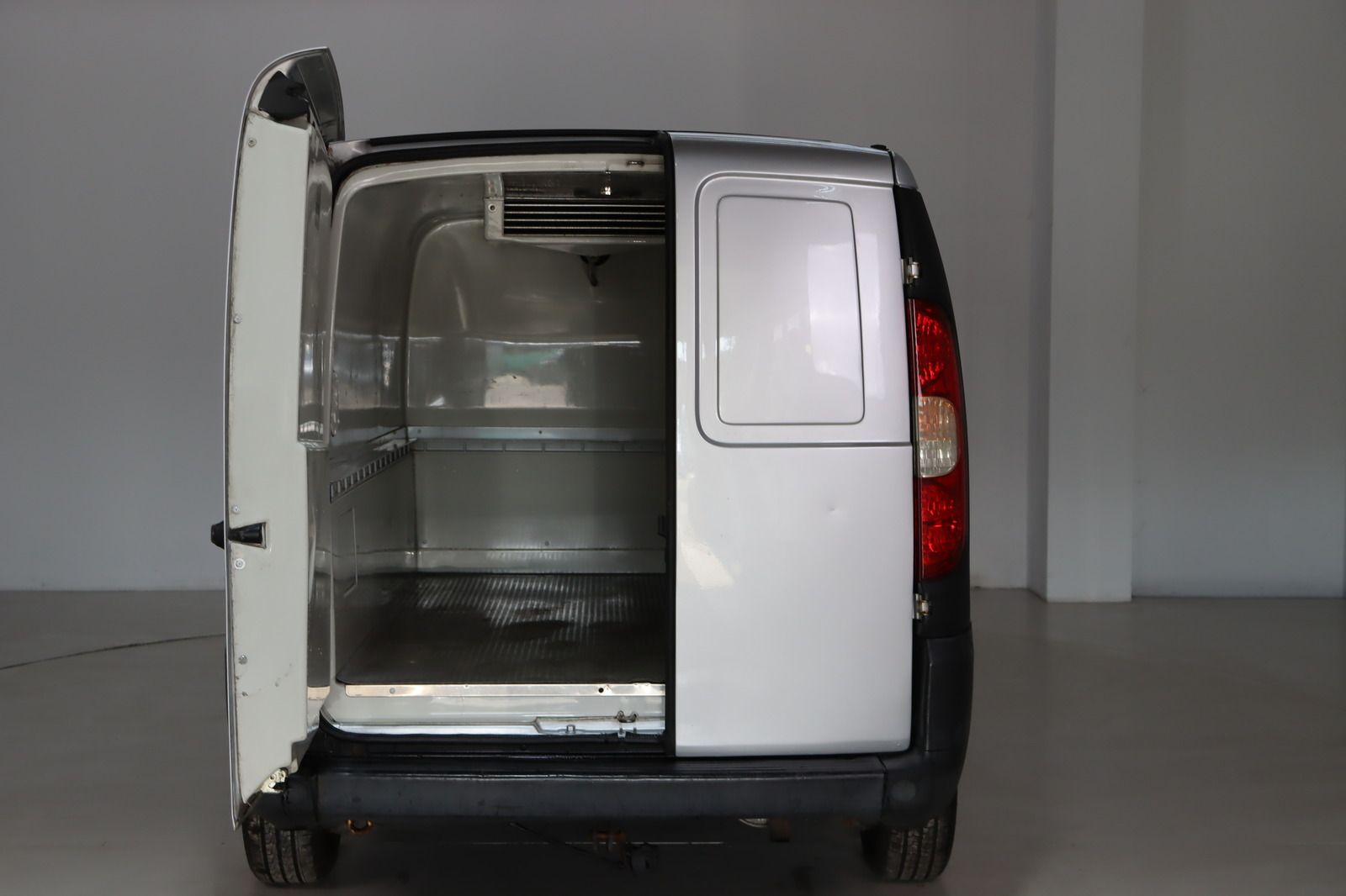 Fahrzeugabbildung Fiat Doblo Cargo 1.3 JTD MAXI Kühlwagen