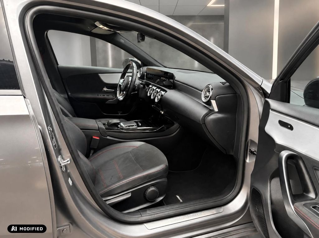 MERCEDES-BENZ A-Class 2022