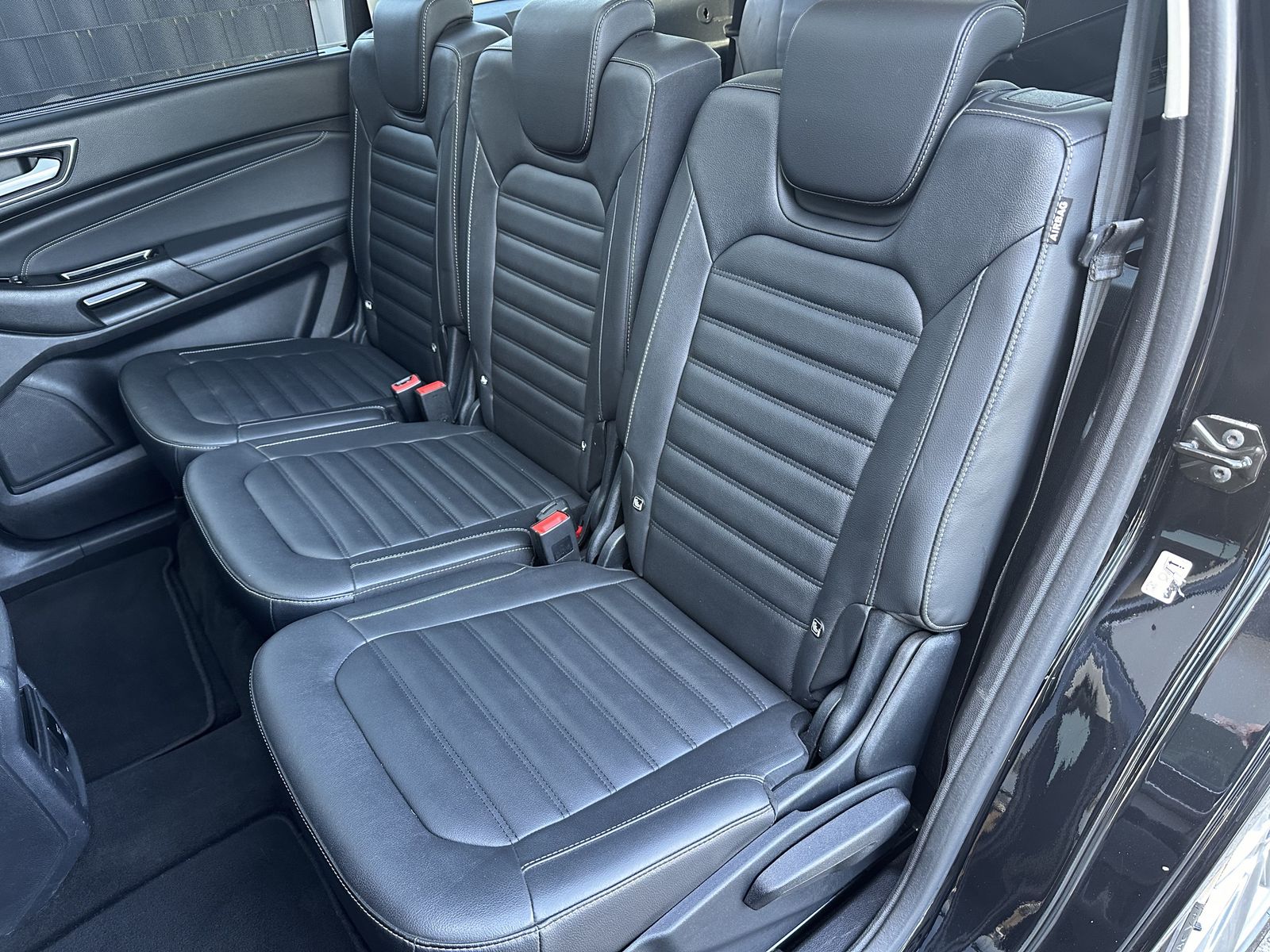 Fahrzeugabbildung Ford Galaxy 2.0 Bi-Turbo 7-Sitzer NAV+LED+PANO+KAMERA
