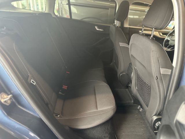 Ford Focus  Turnier Cool & Connect Automatik