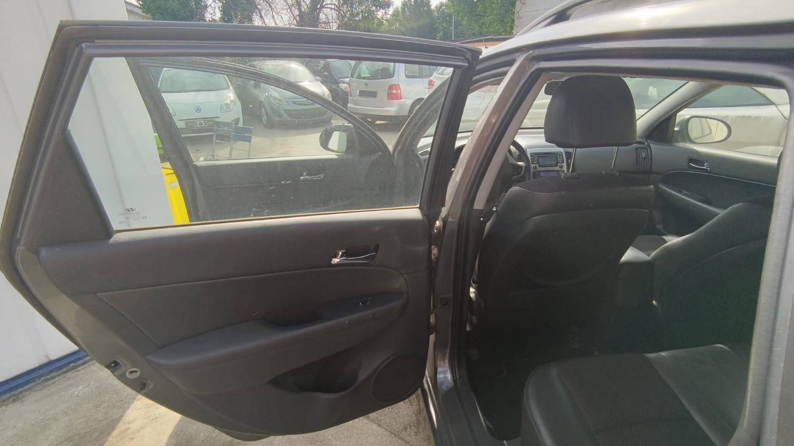 Hyundai i30 2011 — photo 16