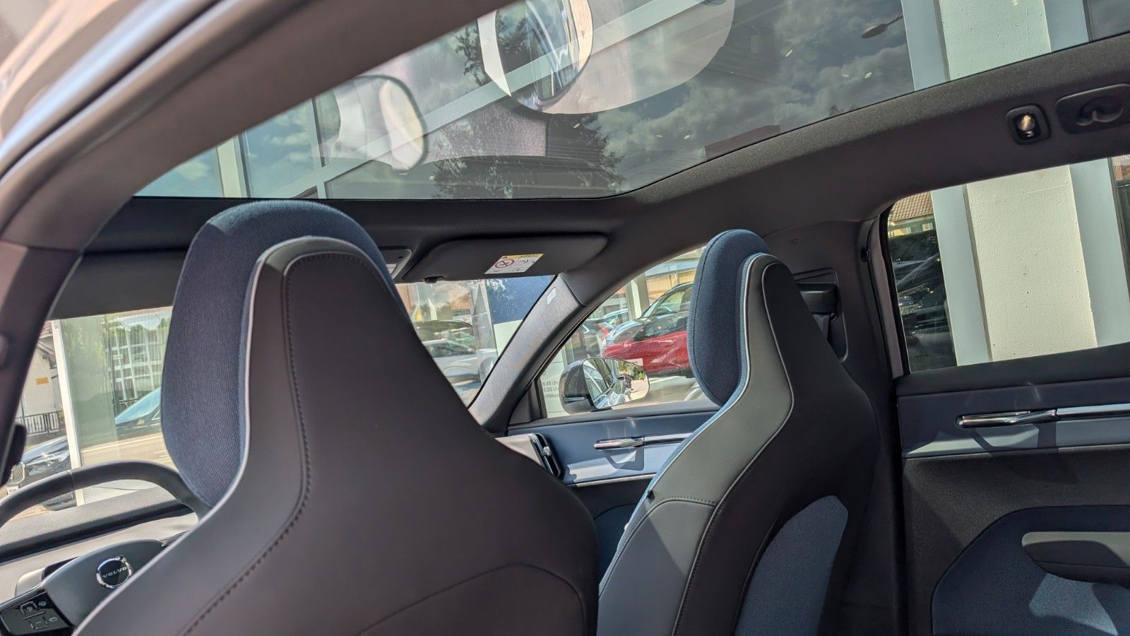 Fahrzeugabbildung Volvo EX30 CC Cross Country AWD | PANO | Performance
