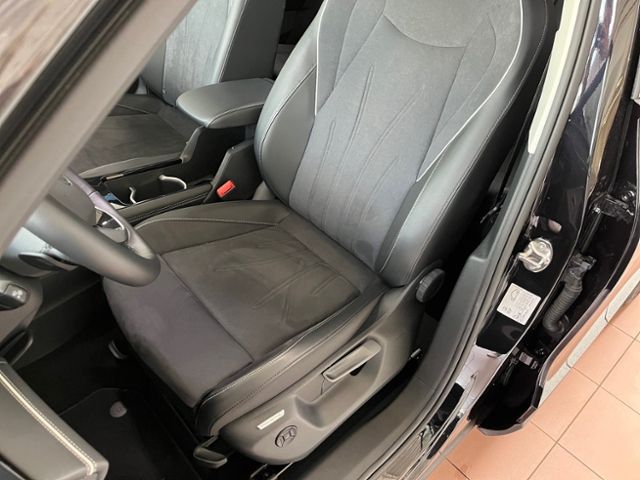 Fahrzeugabbildung Volkswagen Tiguan 1.5 eTSI DSG ELEGANCE AHK IQ.DRIVE IQ.LIG