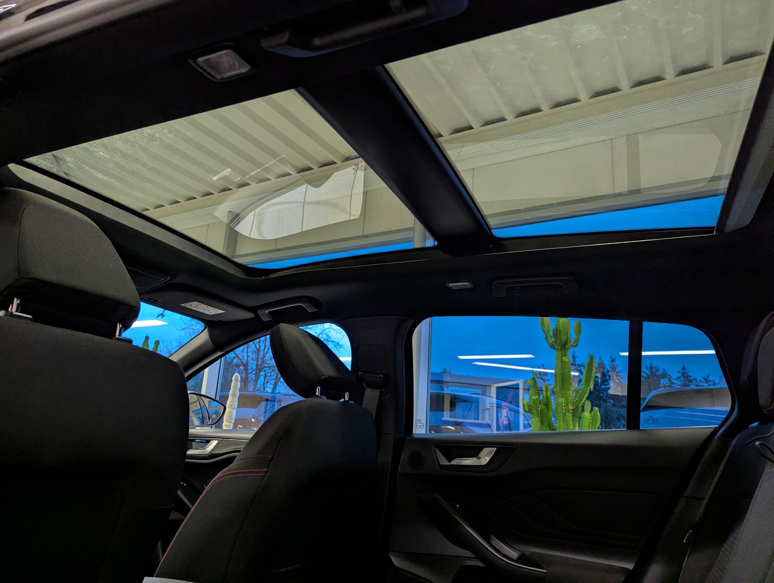 FORD Focus 1.0 ST-Line X EB Matrix Cam B&O Pano ACC - Image 14