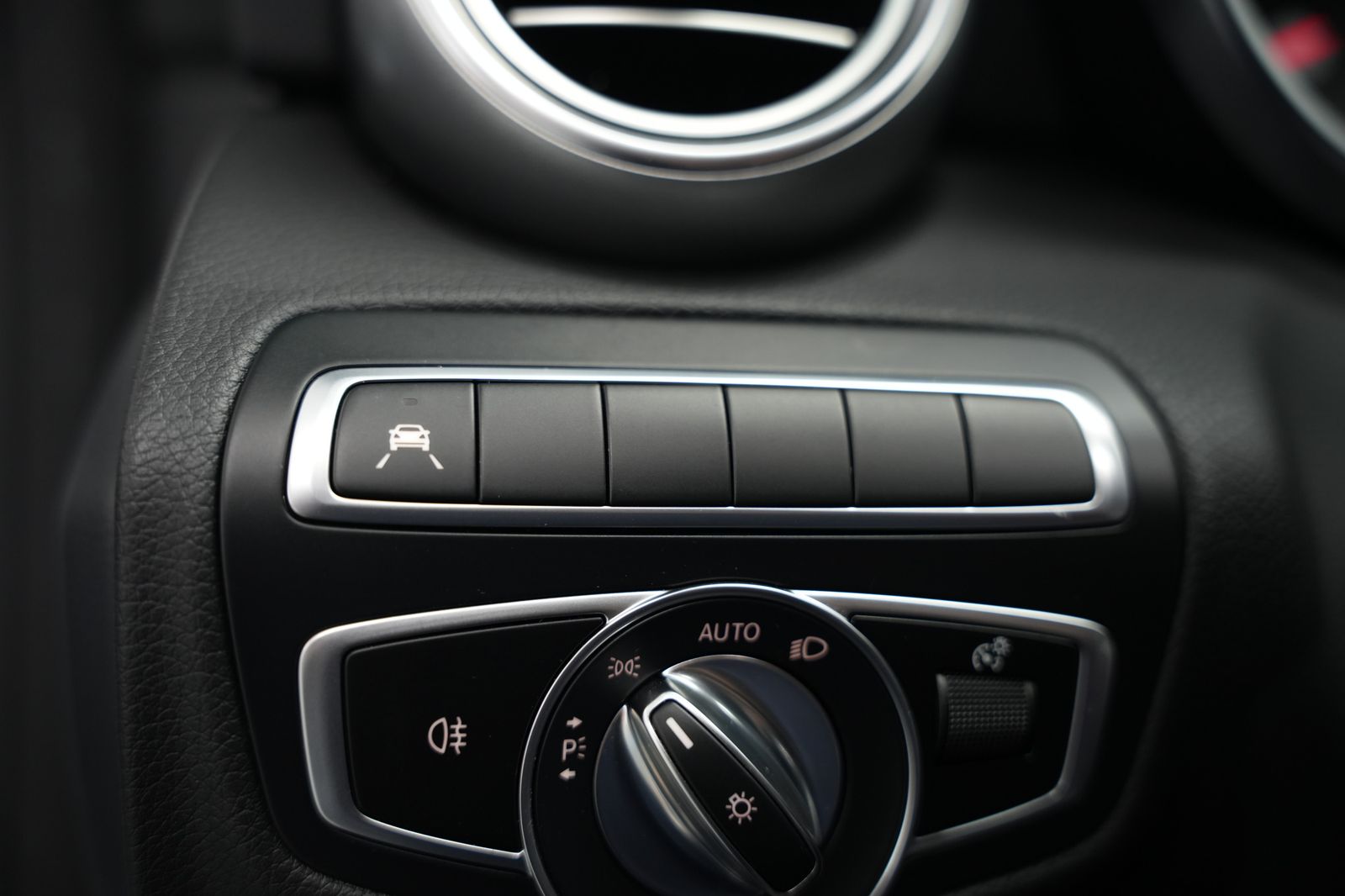 Fahrzeugabbildung Mercedes-Benz C 220d *AMG*Panorama*Ambiente*MBUX*SHZ*