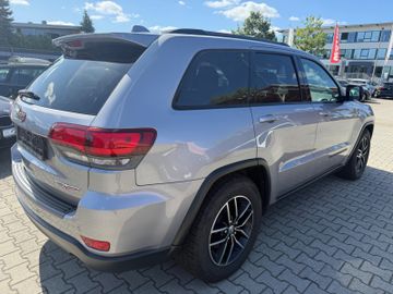Jeep Grand Cherokee - 7