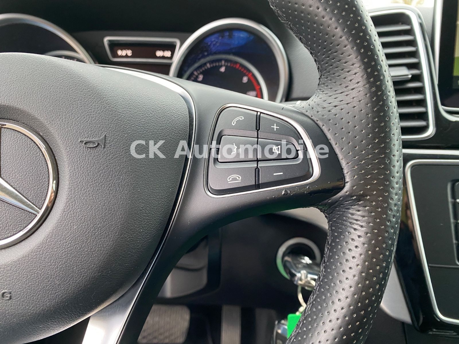 Fahrzeugabbildung Mercedes-Benz GLE 350d 4Matic/Navi/Rückfahrkamera/Tempomat