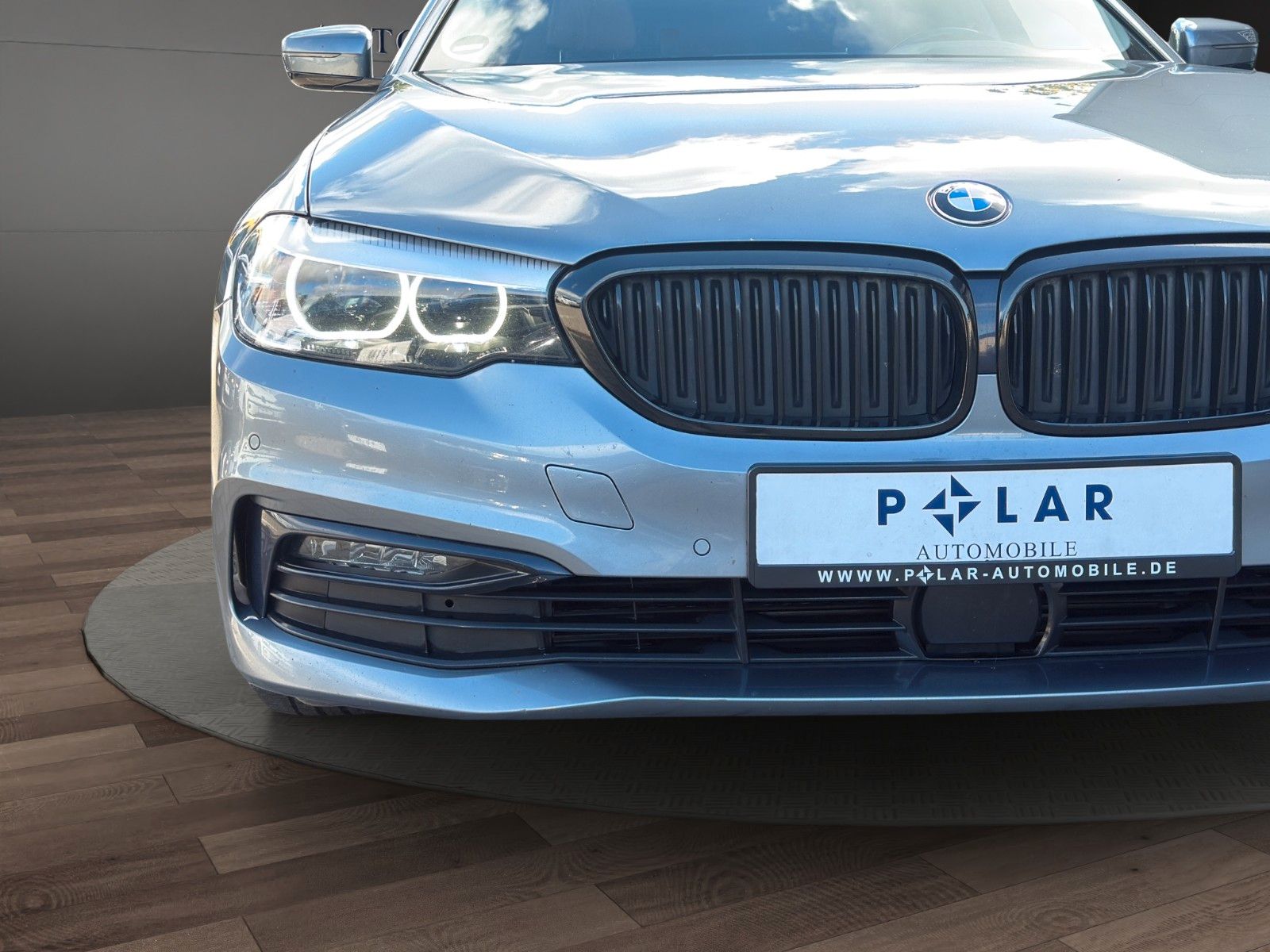 Fahrzeugabbildung BMW 520d Sport Line *Pano*Head-Up*AHK*Kamera*Leder*