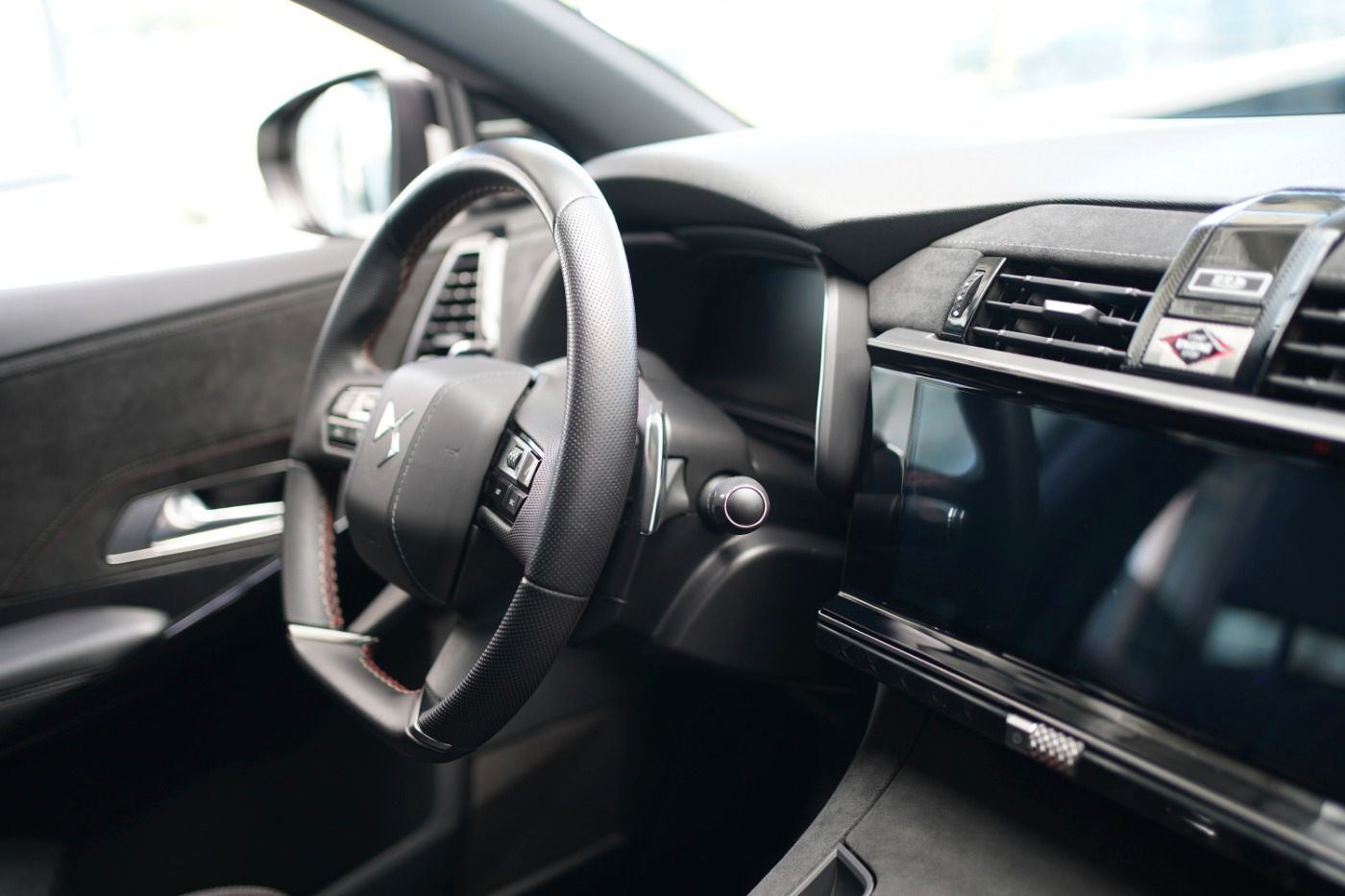 Fahrzeugabbildung DS Automobiles DS7 Crossback E-Tense 225 Performance Line+