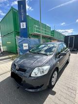 Toyota Auris | 1.4 Benziner | 101500 Km - Toyota Auris Gebrauchtwagen in Frankfurt