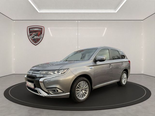 Mitsubishi Outlander PHEV Plus 4WD