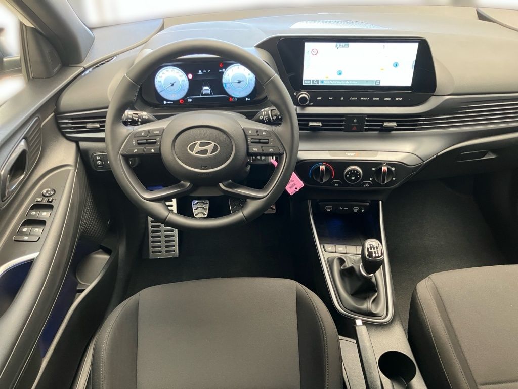 Fahrzeugabbildung Hyundai BAYON 1.0 T-GDI 6-MT Blackline Fernlichtass. LED