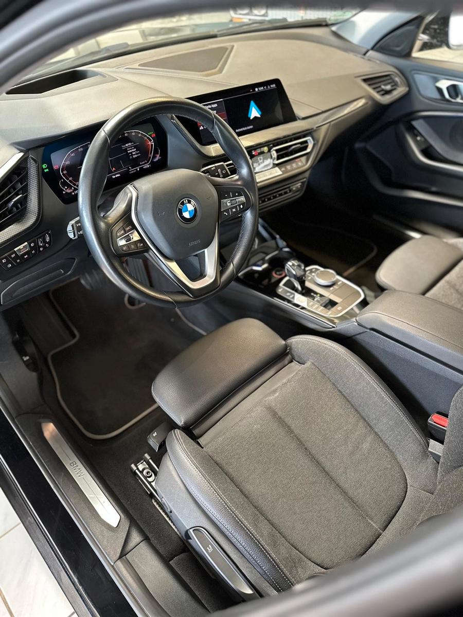 BMW 118i 1 Limousine Navi HeadUp Sport Line 8fach