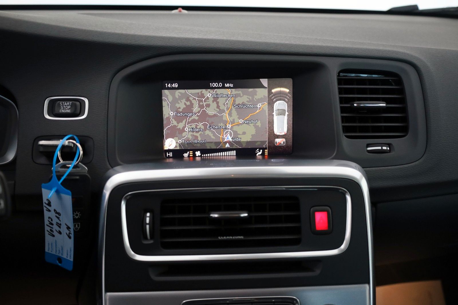 Fahrzeugabbildung Volvo V60 Kombi Linje Business T.Leder,Navi,SH,PDC