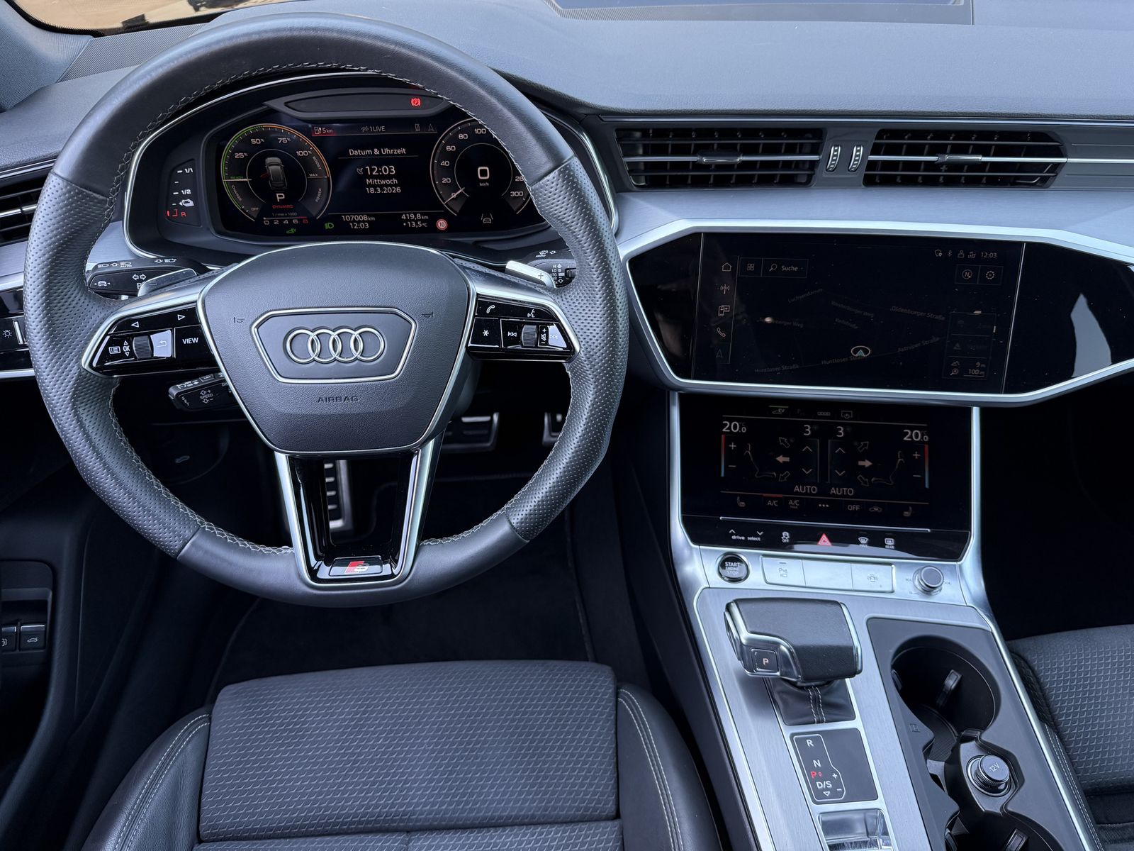 Fahrzeugabbildung Audi A6 Avant 55 TFSI e Qu S-Line Black NAV+MATRIX+VC