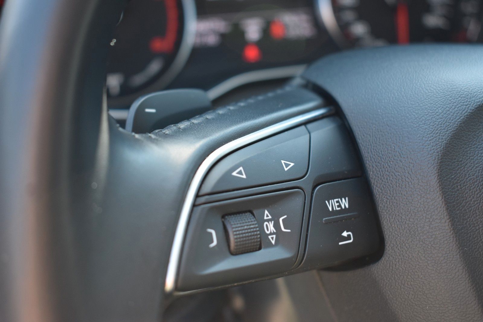 Fahrzeugabbildung Audi Q5 40 TDI quattro sport/Anhänger/LED/Tempomat