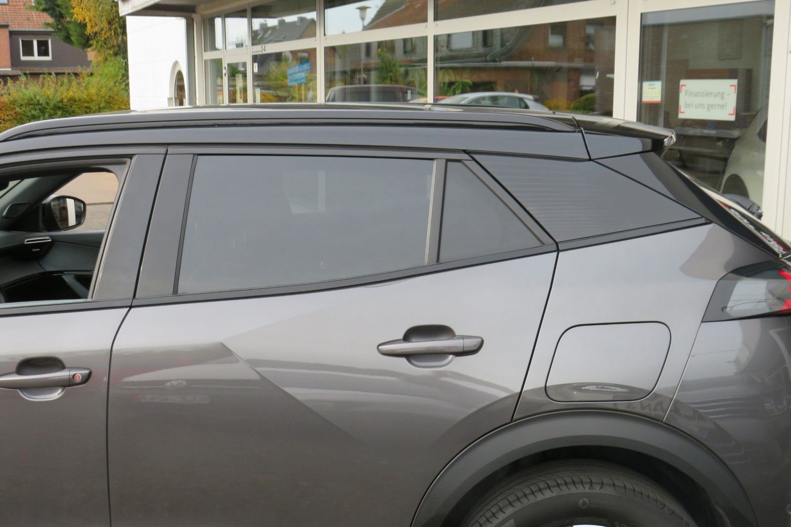 Fahrzeugabbildung Peugeot 2008 GT 1.2 PURETECH NAVI KAMERA PDC ACC 1.HAND