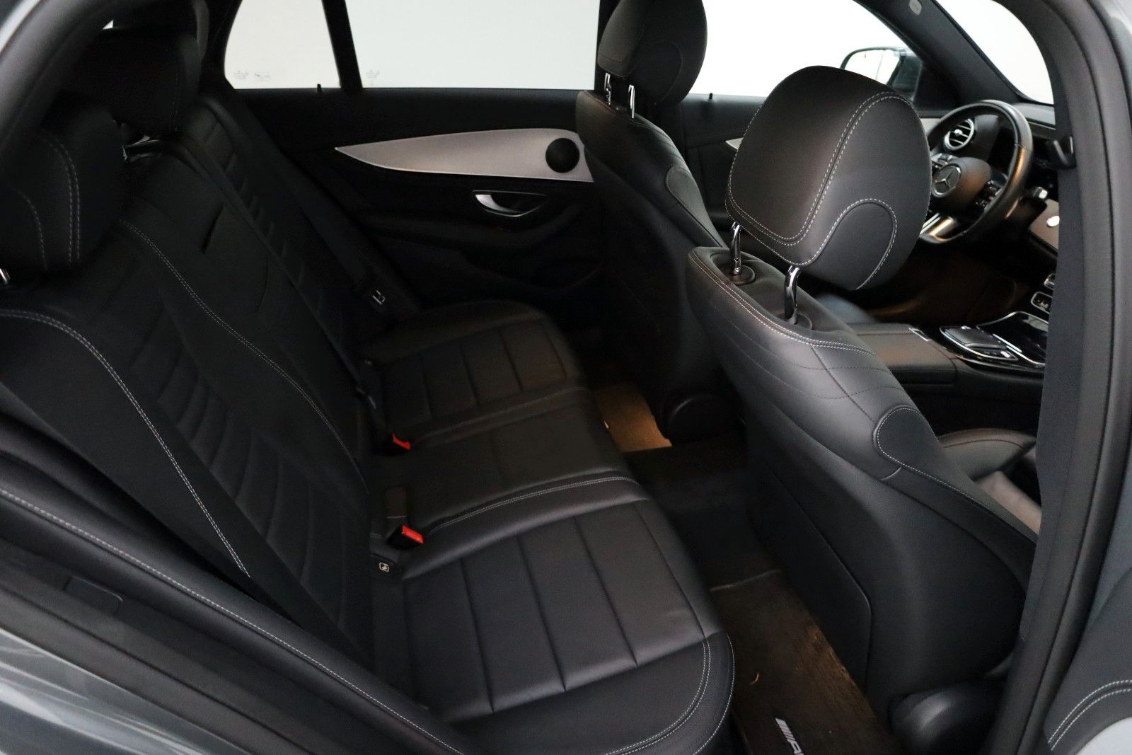 Fahrzeugabbildung Mercedes-Benz E 450 T, 4Matic,AMG Line,Panorama,360°,AHK el,WR