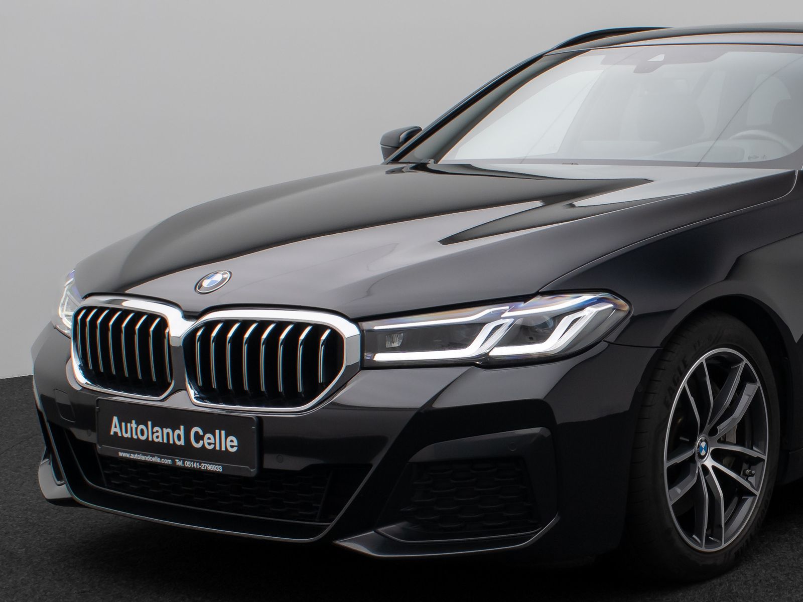 Fahrzeugabbildung BMW 530d xD M Sport Panoram Kamera Laser HUD DAB H/K