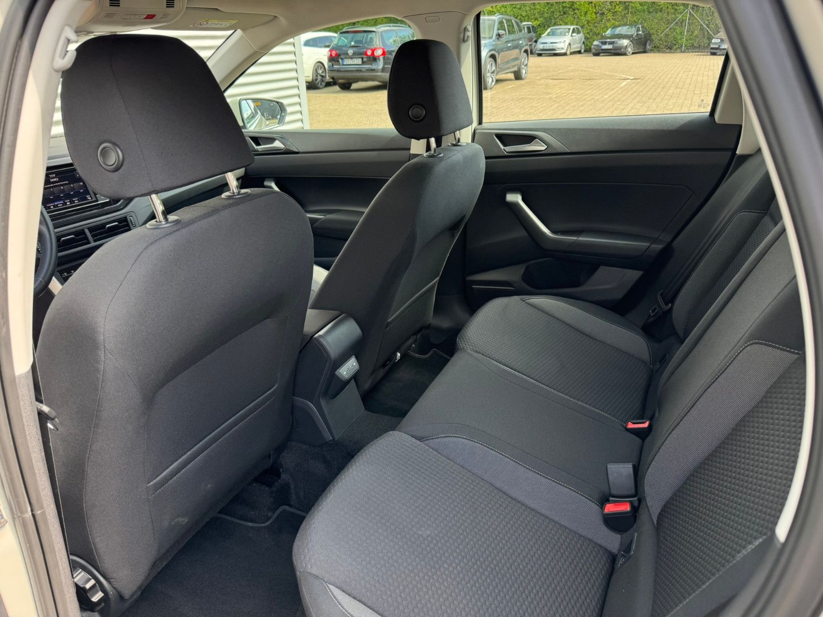 Fahrzeugabbildung Volkswagen Polo  Life 1.0 TSI