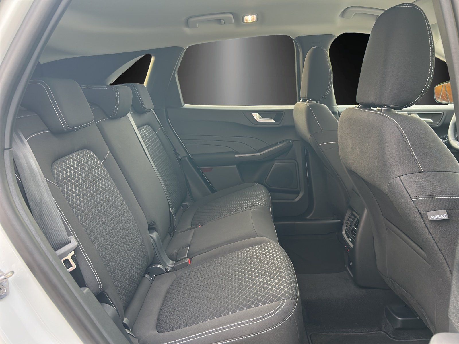 Fahrzeugabbildung Ford Kuga Titanium Winter Pak. Navi Digitales Cockpit