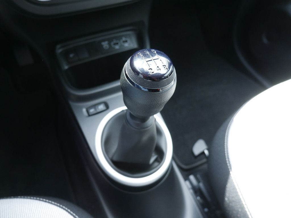 Fahrzeugabbildung Renault Twingo EQUILIBRE SCe 65