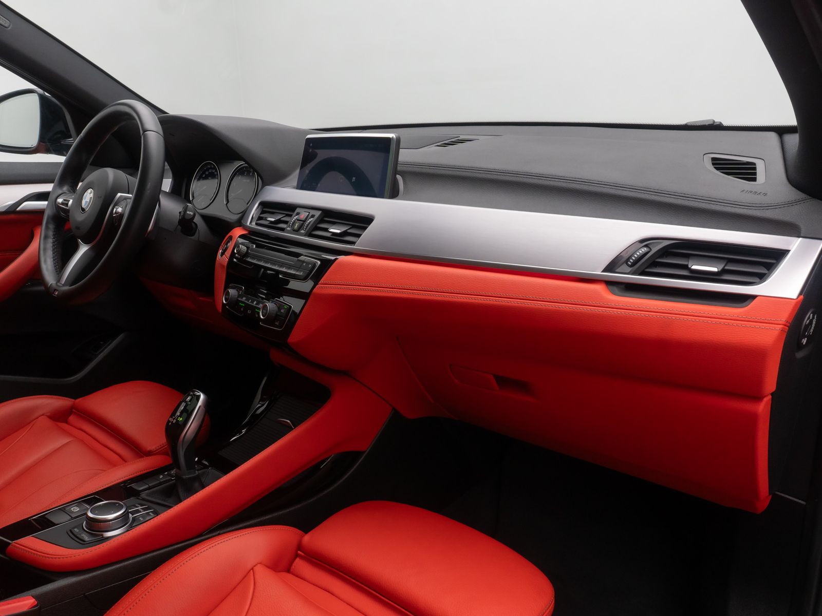 Fahrzeugabbildung BMW X2 sD20i M Sport Panorama Kamera Individual 19"