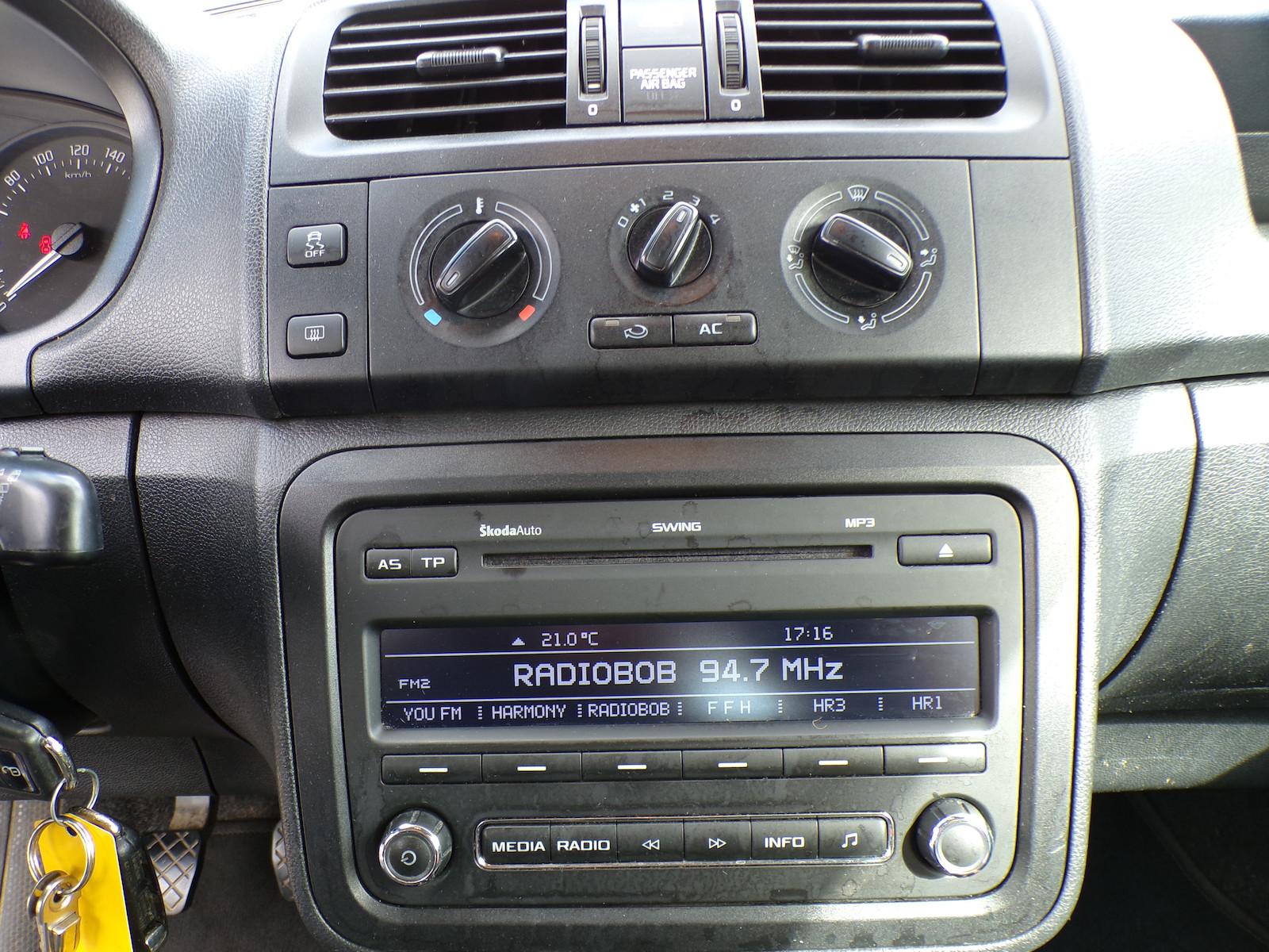 Skoda Fabia 2011 — photo 14