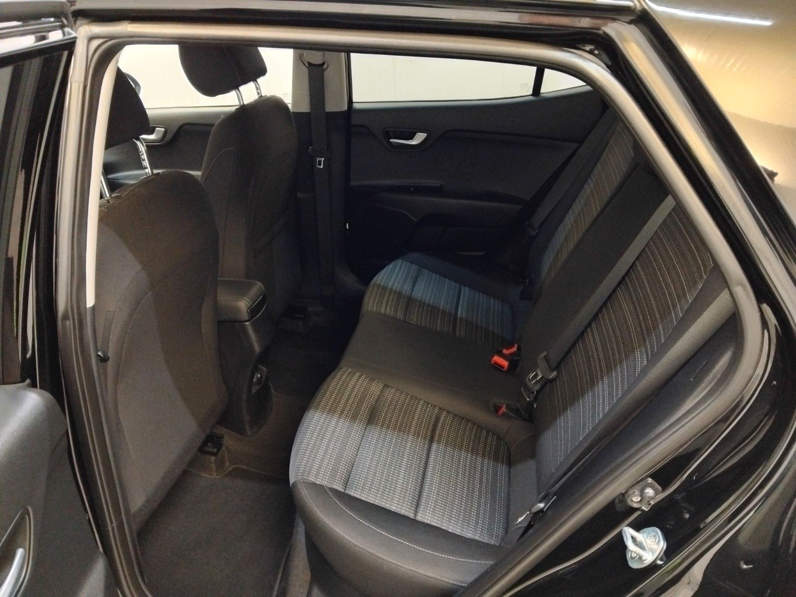 KIA Stonic (06/2026, Benzin)