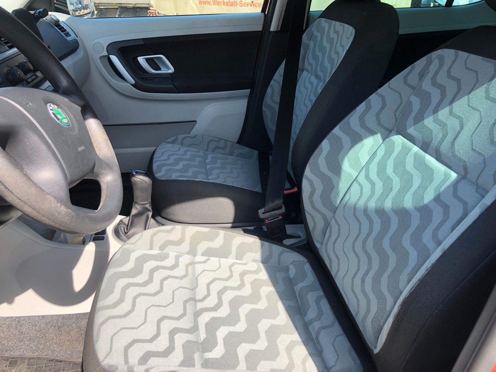 Fahrzeugabbildung SKODA Fabia Ambiente Heckschaden