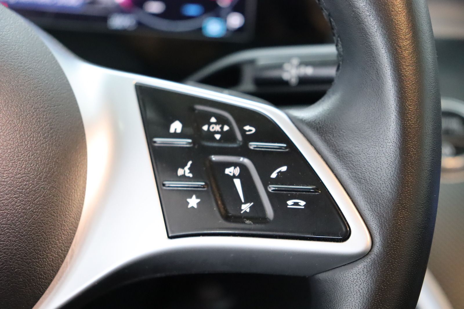 Fahrzeugabbildung Mercedes-Benz C 220 T d 4Matic Standhzg. * LED *