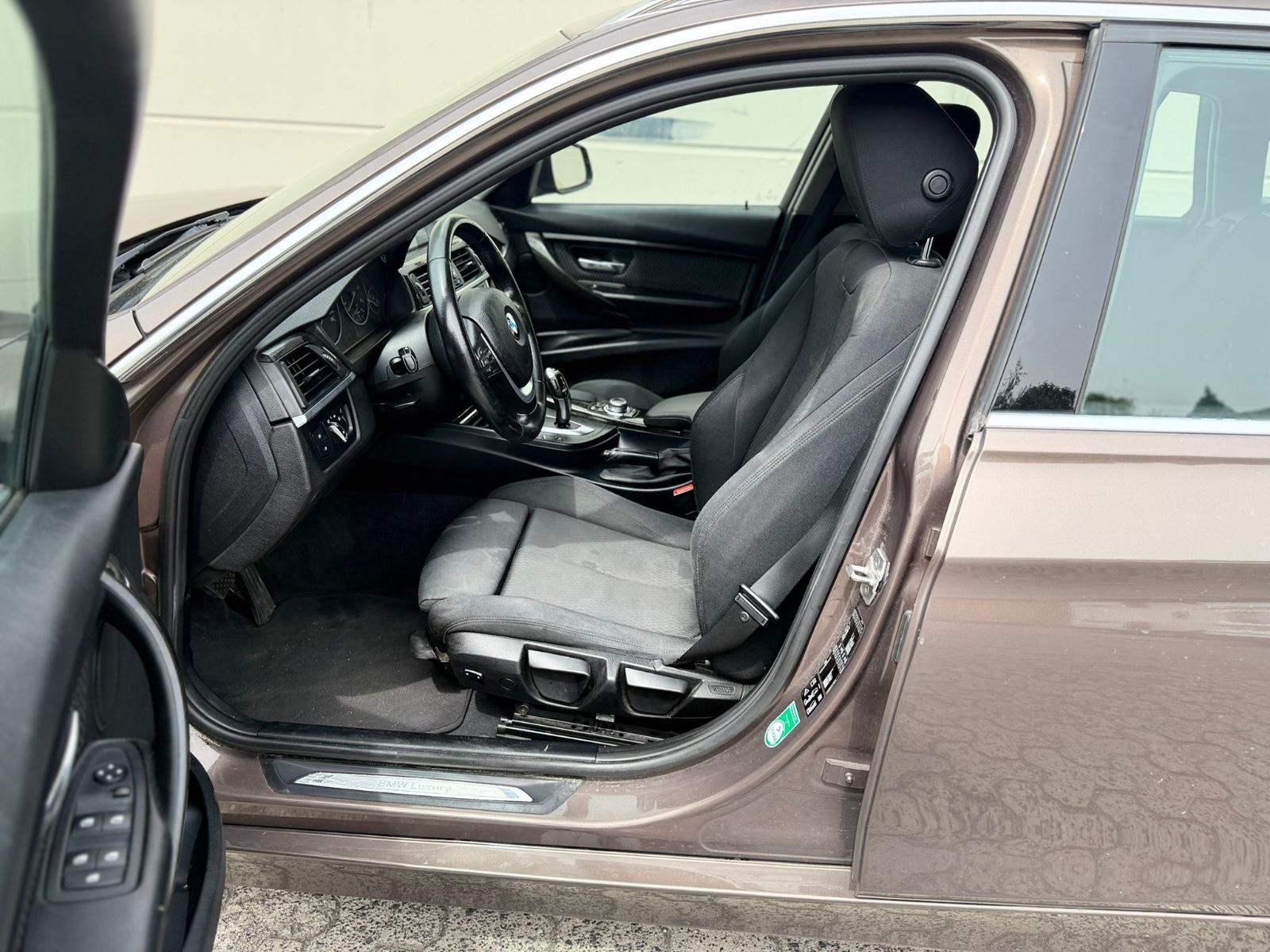 BMW 320 2015 — photo 12