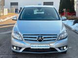 Mercedes-Benz B 180 B B 180 1.Hand Top nur Original 27.000KM - Mercedes-Benz mit Benzin-Antrieb: Limousine, 1.0