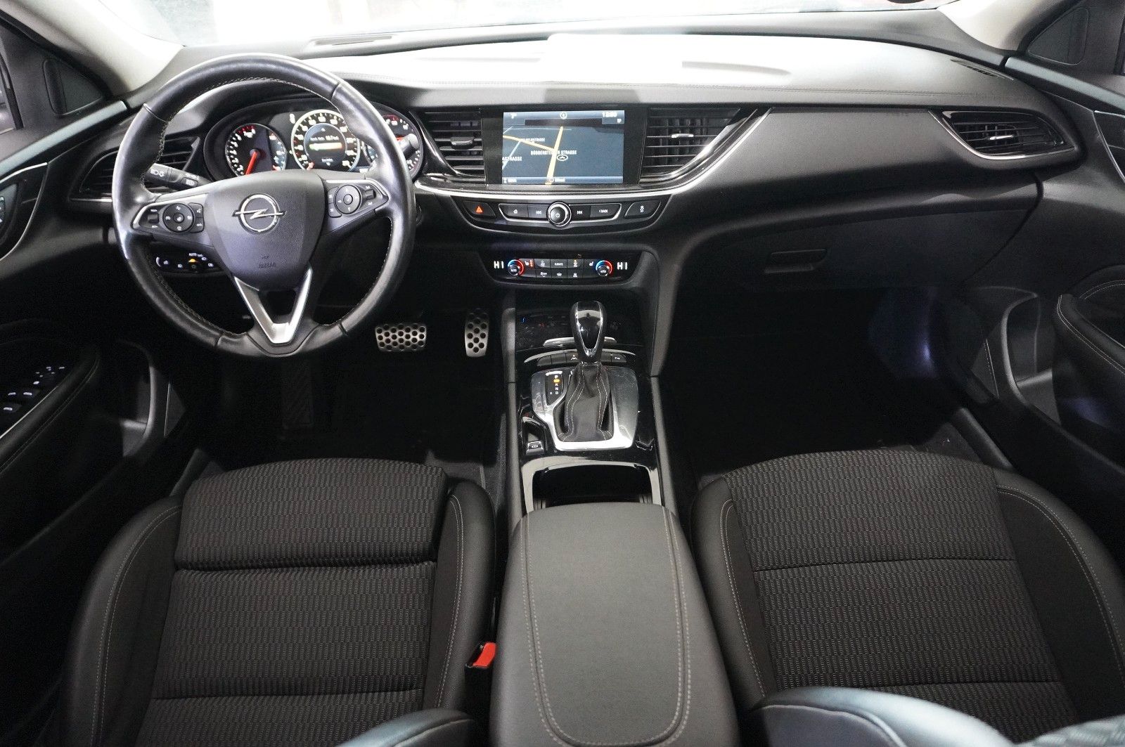 Fahrzeugabbildung Opel Insignia B ST 1.5T DYNAMIC NAVI/LED/KAMERA/AHK