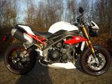 Triumph Speed Triple R 1050 1. Hand Scheckheft gepflegt - TRIUMPH SPEED TRIPLE
