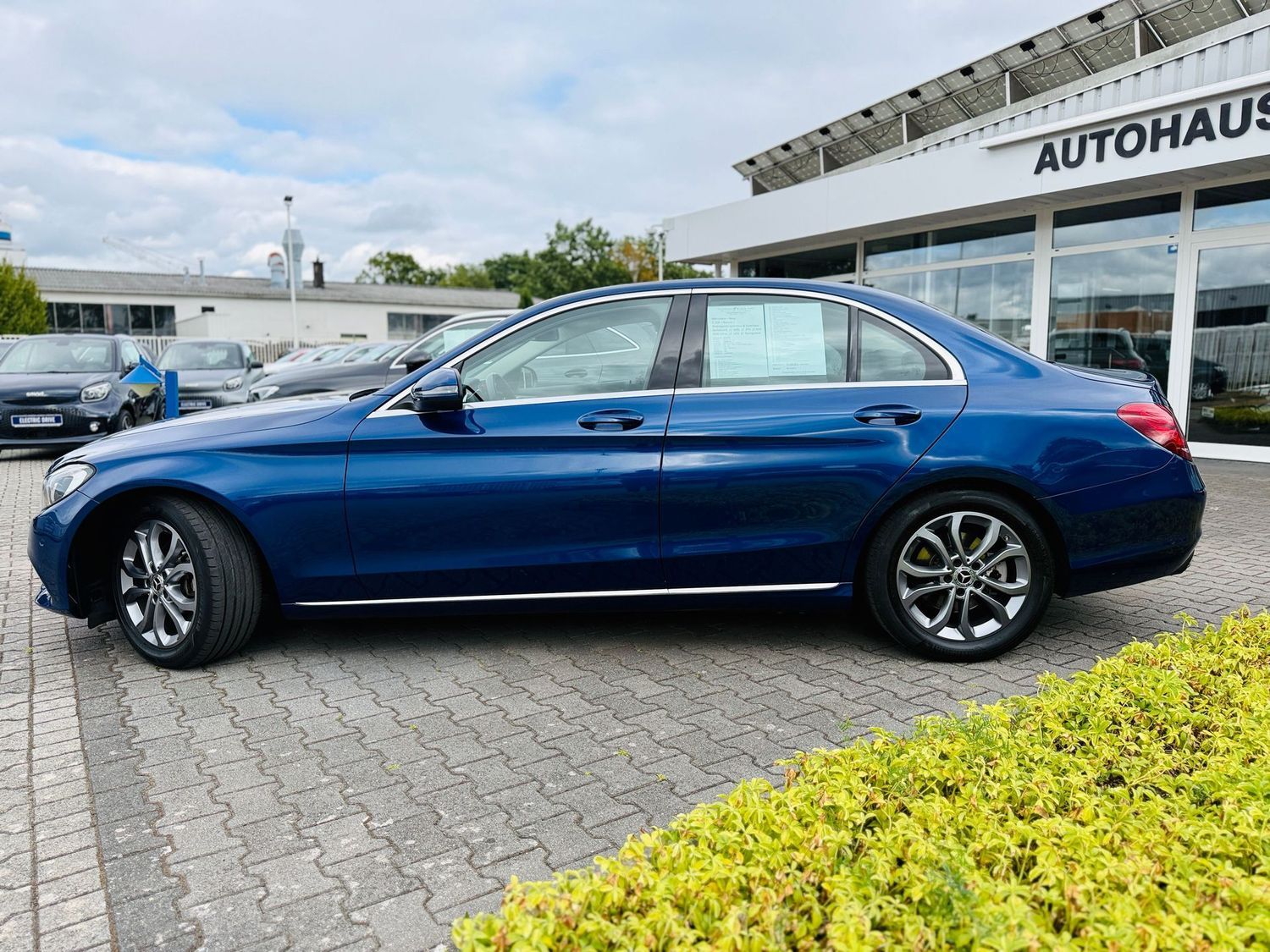 Fahrzeugabbildung Mercedes-Benz C 200 AVANTGARDE, Automatik, LED, Navi, PTS, SH