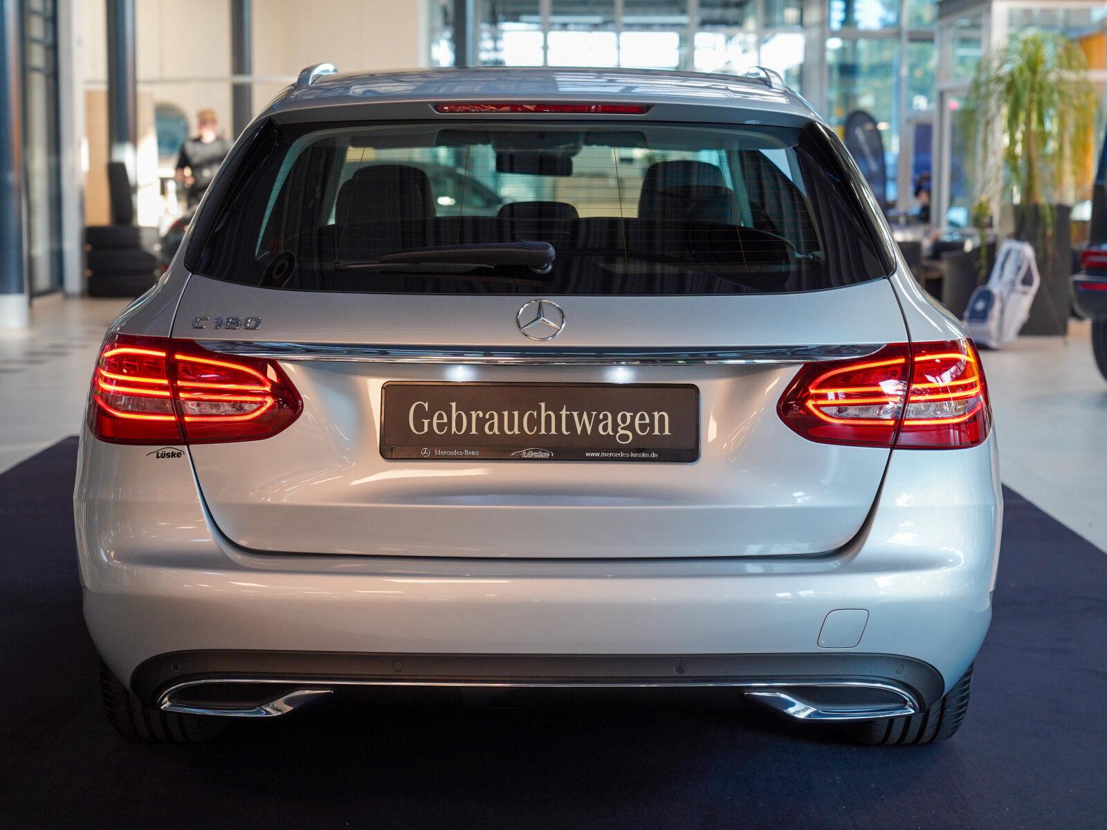 Mercedes-Benz C 180 T AVANTGARDE CarPlay Ambientebeleuchtung