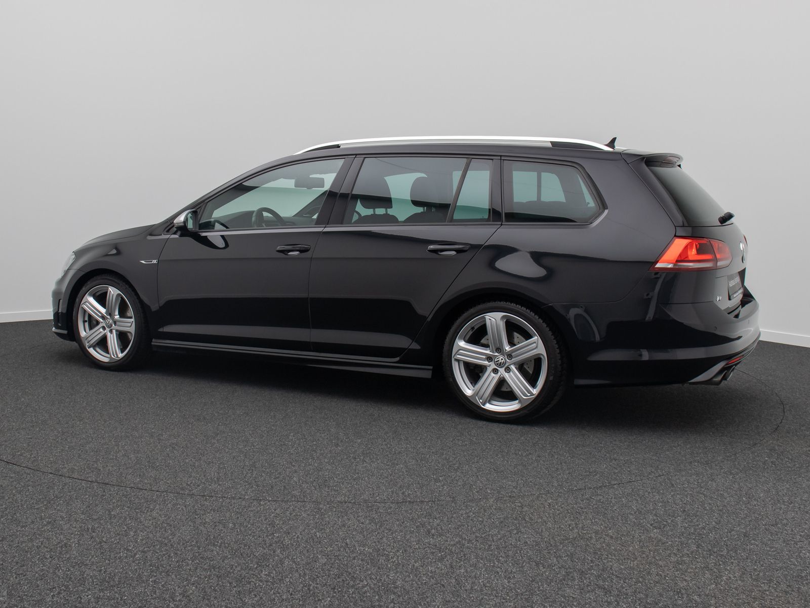 Fahrzeugabbildung Volkswagen Golf R BMT 4Motion Kamera ACC DYNAUDIO Panorama