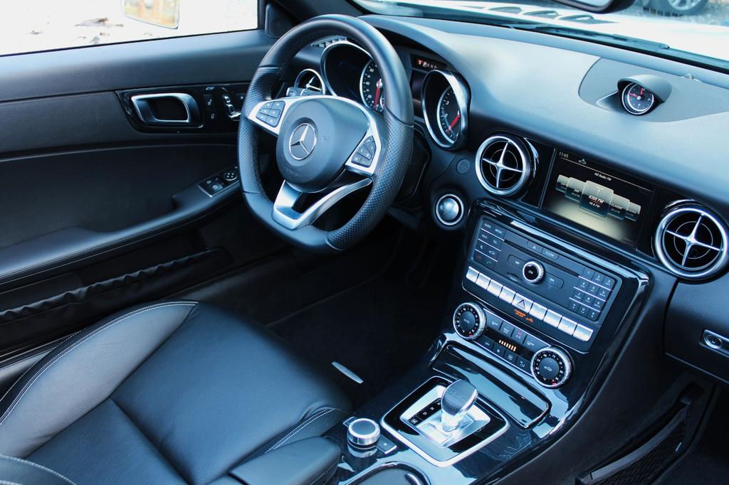 Mercedes-Benz SLC 300